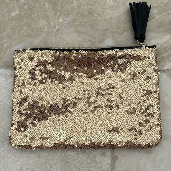 ipsy Other - Ipsy glam bag- gold sequin on one side and black on other - 5 new products!